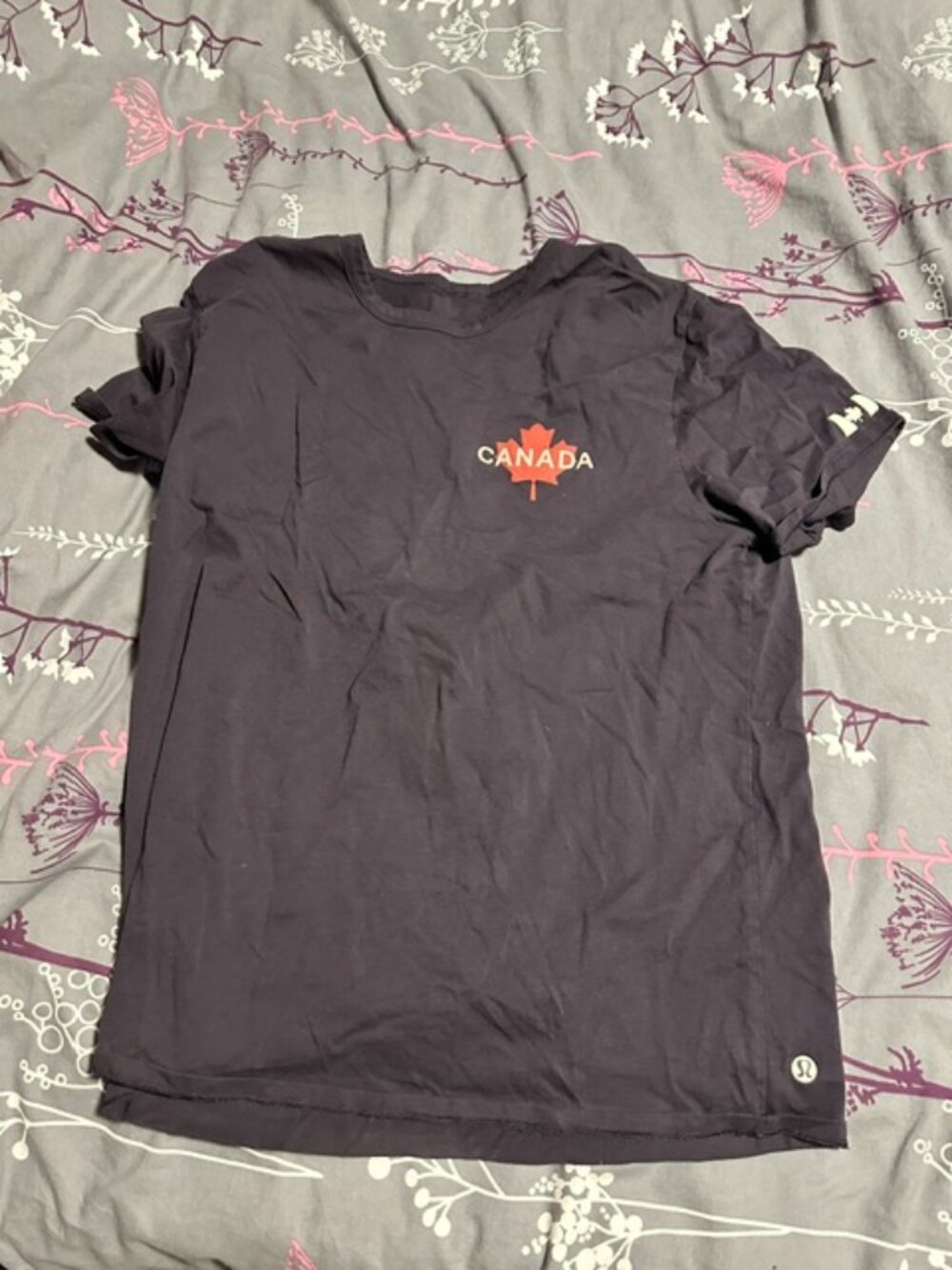Lululemon mens size medium team canada t shirt